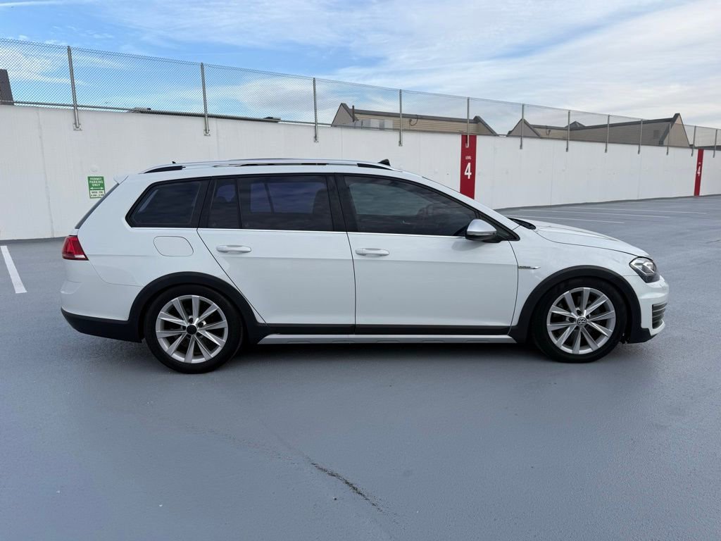 Used 2017 Volkswagen Golf Alltrack SE AWD/4WD image 7