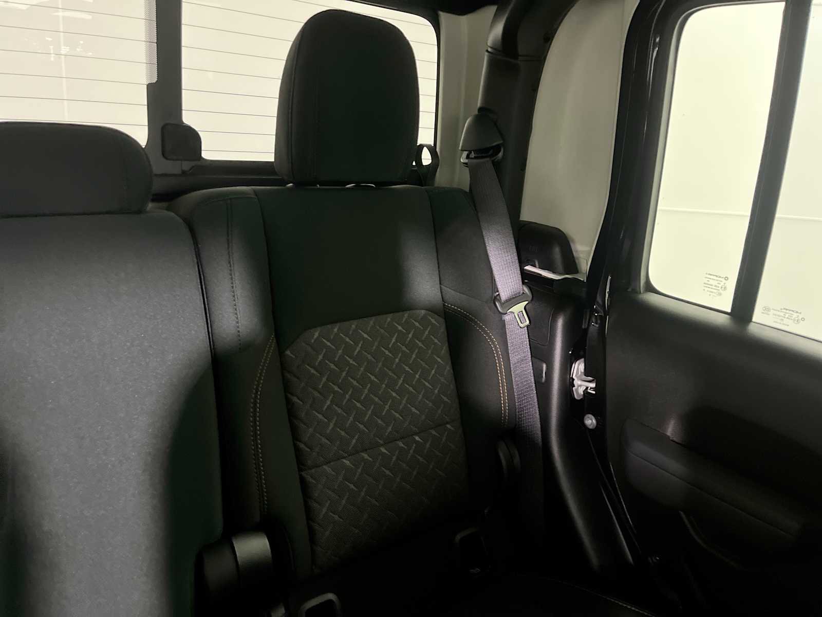 Used 2025 Jeep Gladiator Mojave w/ Convenience Group image 13