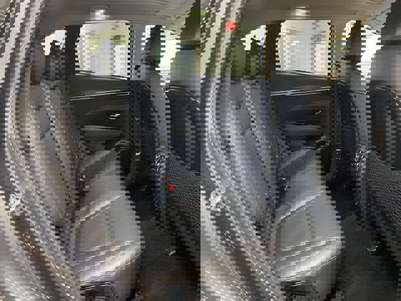 Used 2024 Hyundai Tucson Limited image 18