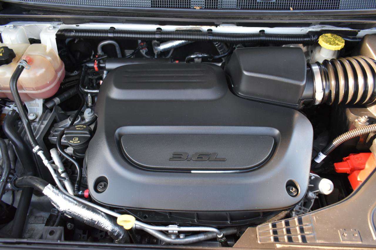 Used 2020 Chrysler Pacifica Limited image 59