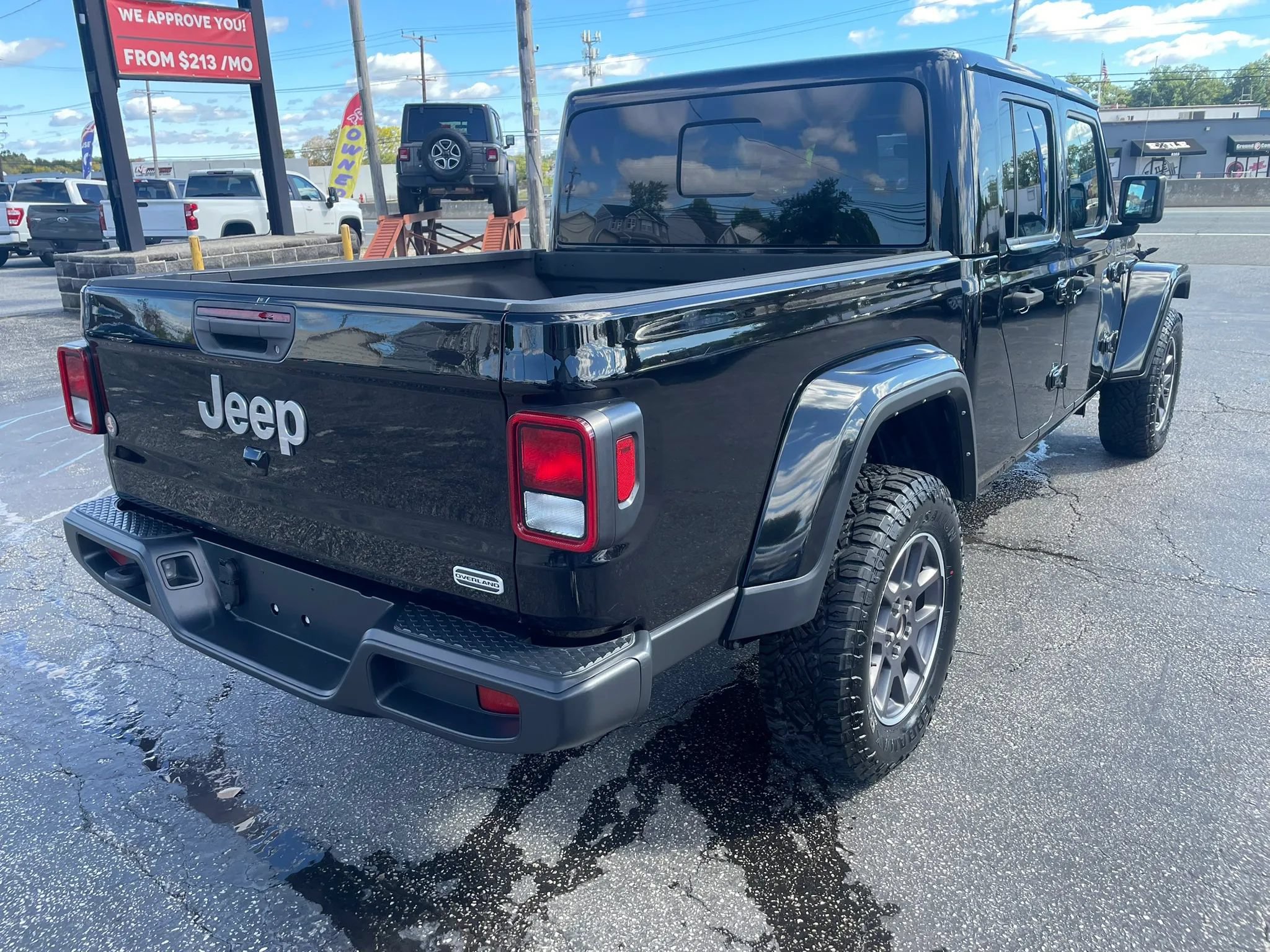 Used 2023 Jeep Gladiator Overland AWD/4WD image 5