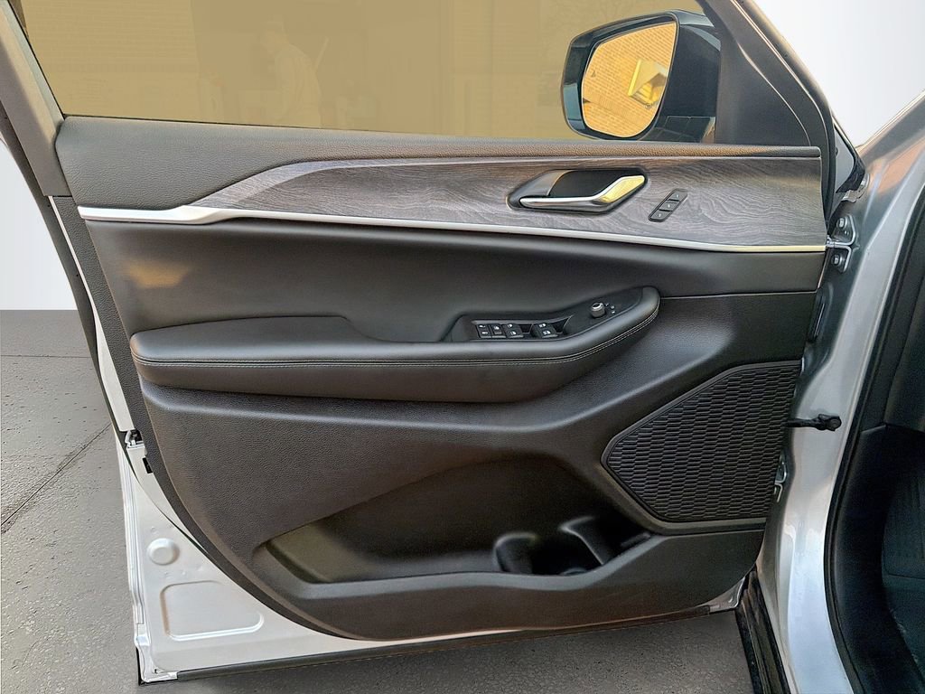 Used 2024 Jeep Grand Cherokee L Limited w/ Luxury Tech Group II AWD/4WD image 23