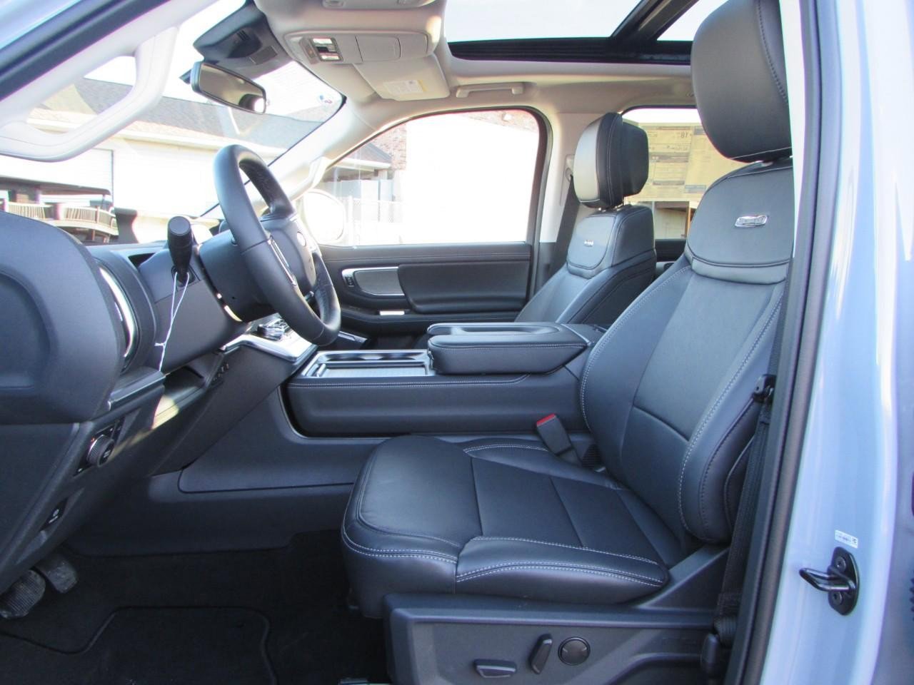 New 2026 Ford Expedition Platinum image 12