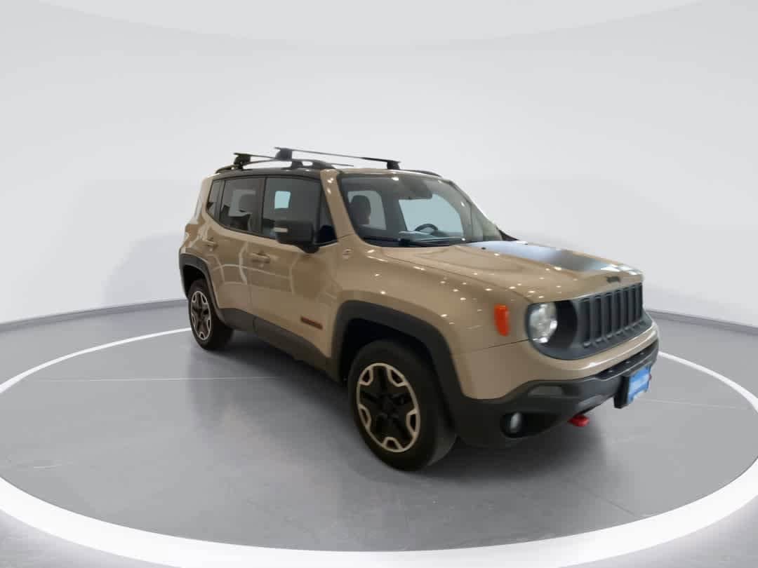 Used 2015 Jeep Renegade Trailhawk AWD/4WD image 2