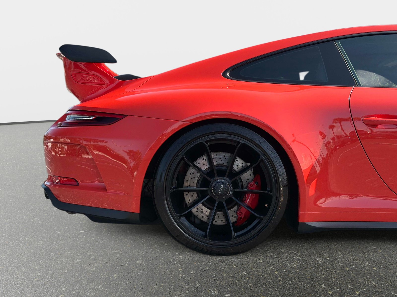 Used 2018 Porsche 911 GT3 RWD image 21