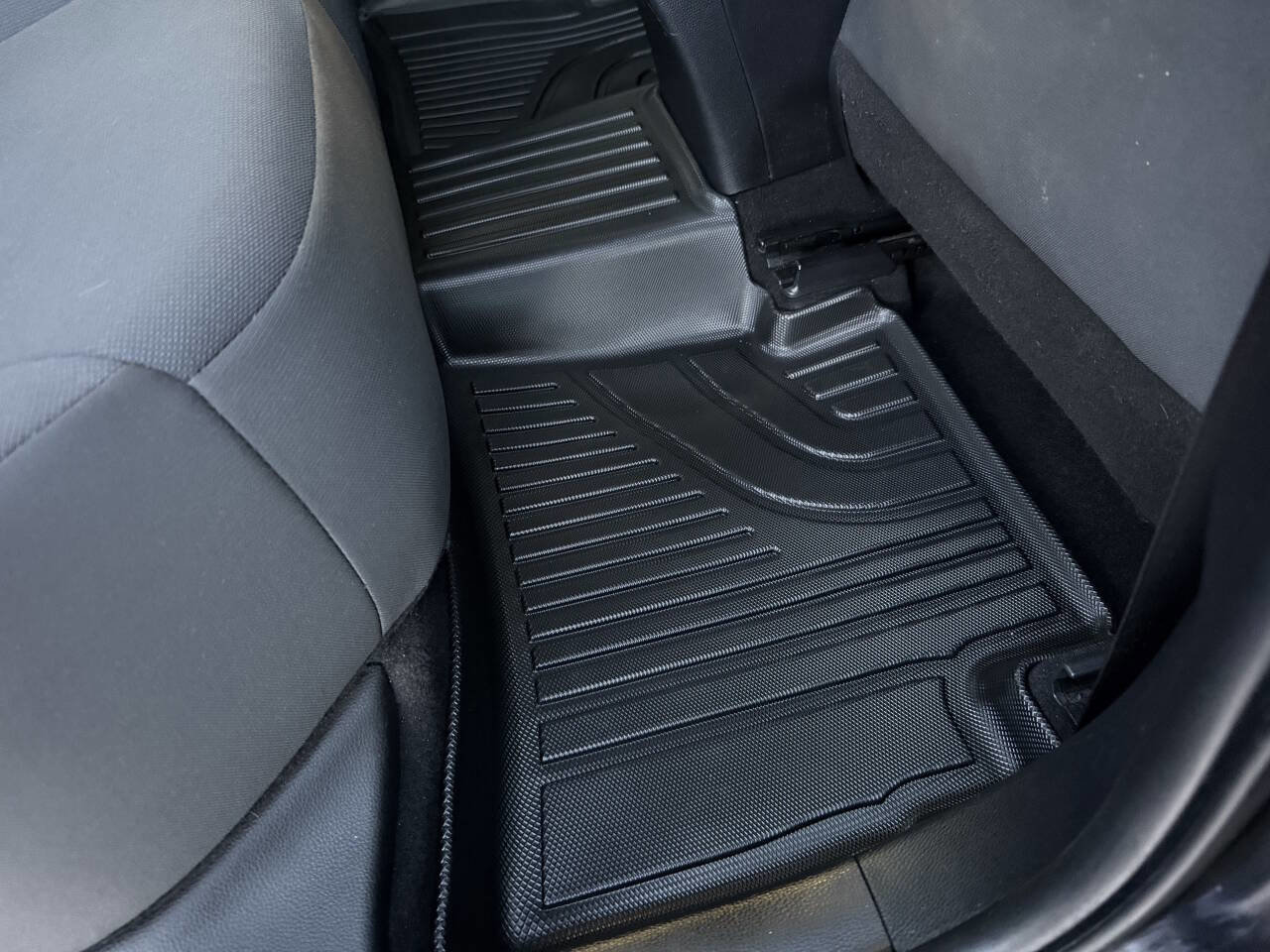 Used 2020 Toyota Corolla LE image 13