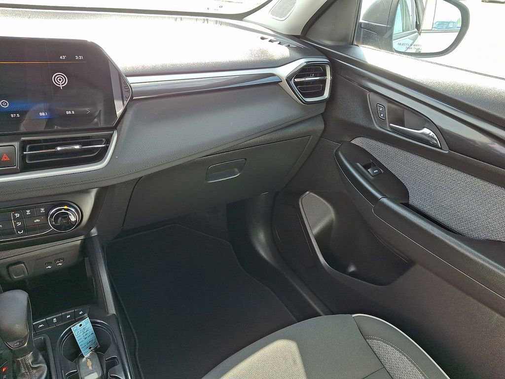 Used 2025 Chevrolet TrailBlazer LS image 17