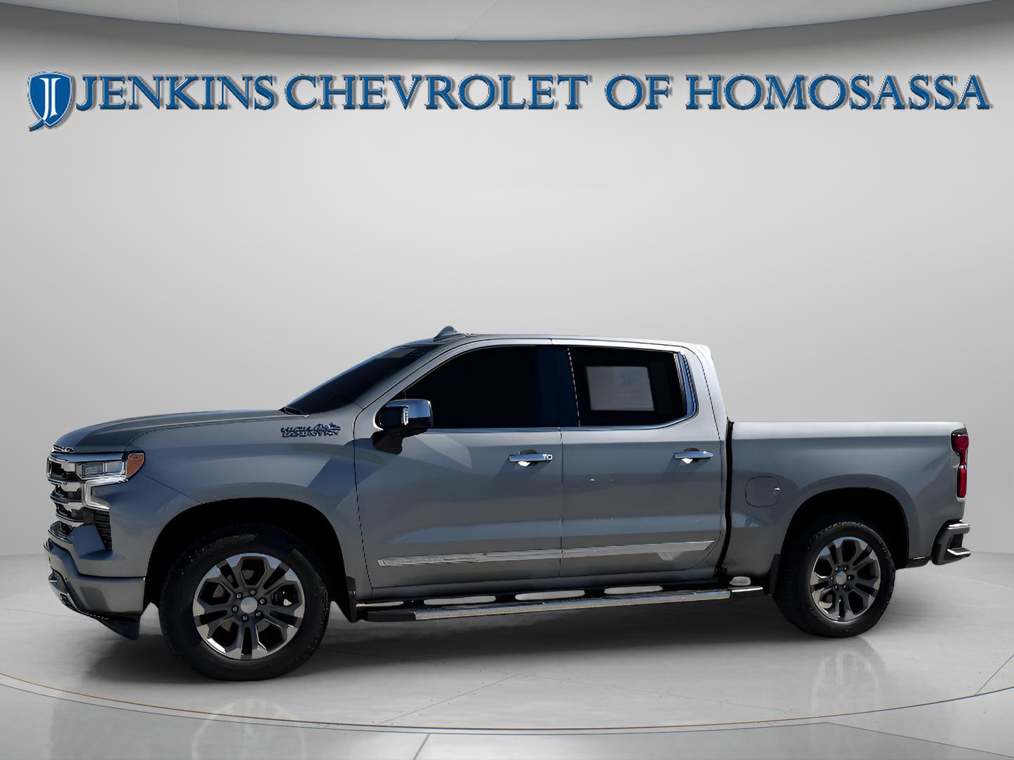 Certified 2024 Chevrolet Silverado 1500 High Country w/ Technology Package AWD/4WD image 11