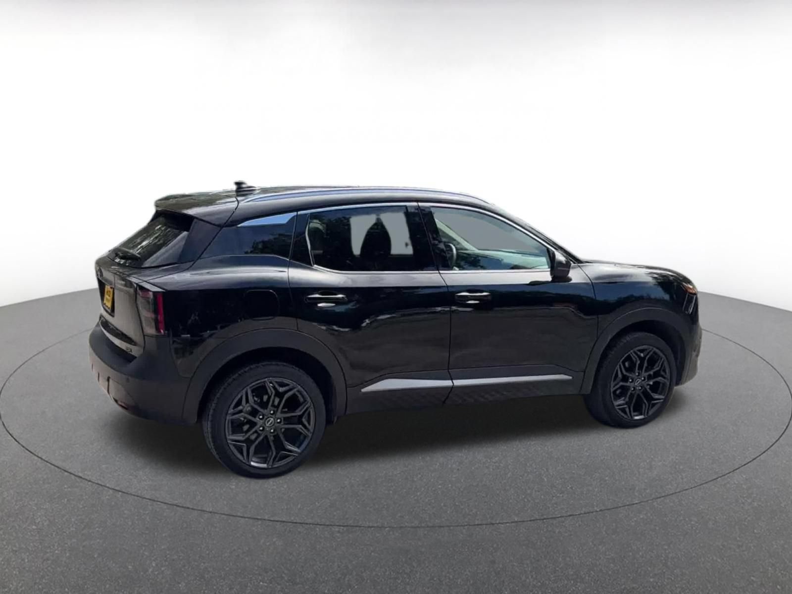 Used 2026 Nissan Kicks SR FWD image 14