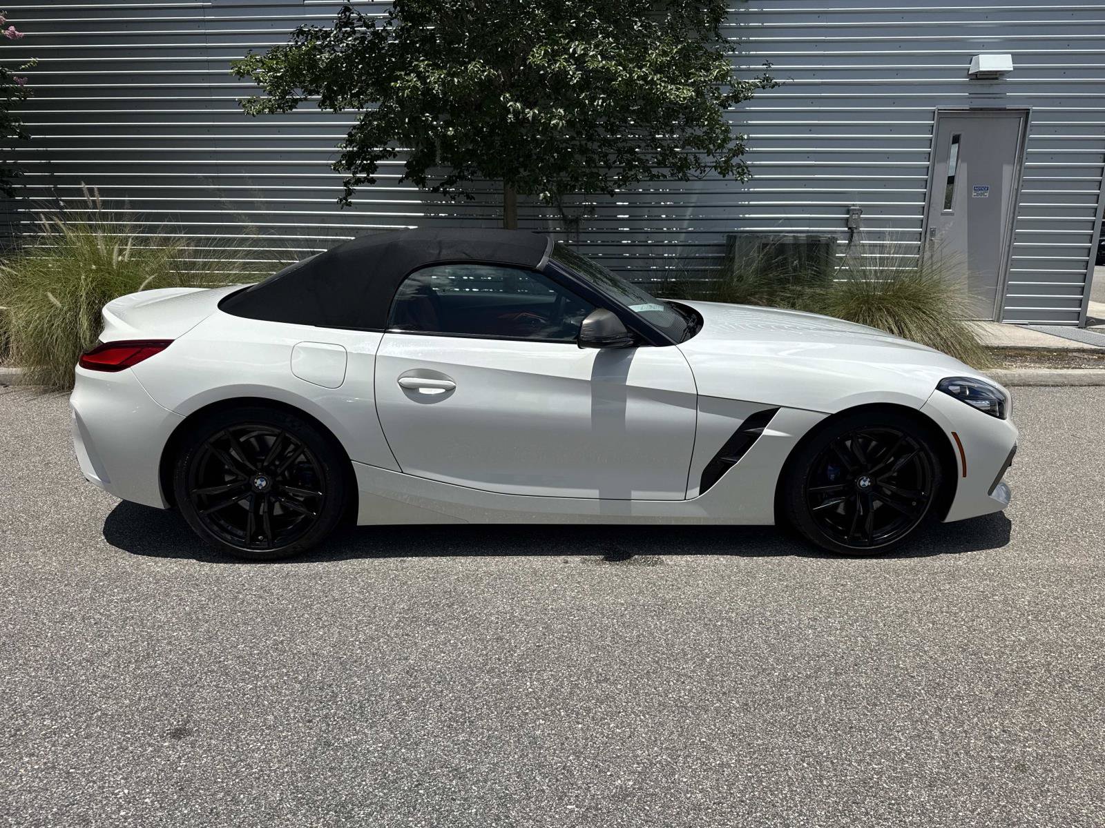 Used 2020 BMW Z4 M40i w/ Executive Package RWD image 5