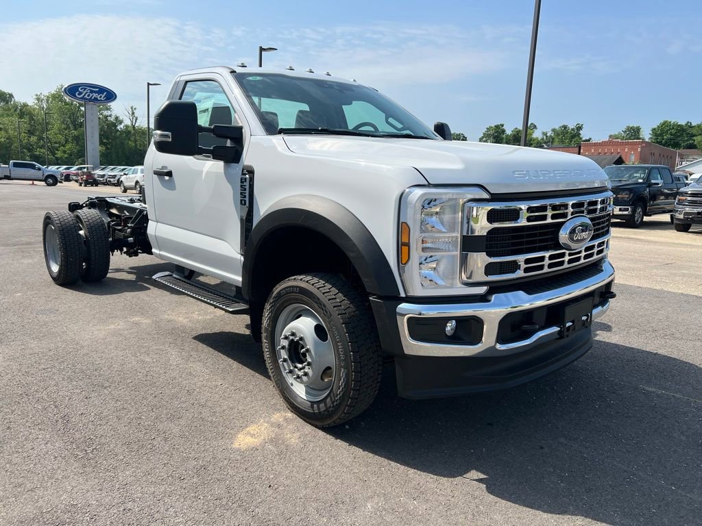 New 2025 Ford F550 4x4 Regular Cab Super Duty w/ XL Chrome Package