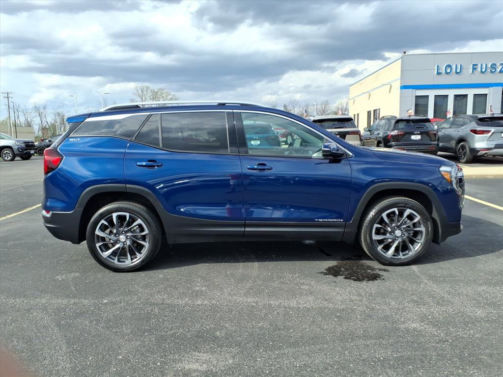Used 2022 GMC Terrain SLT image 28