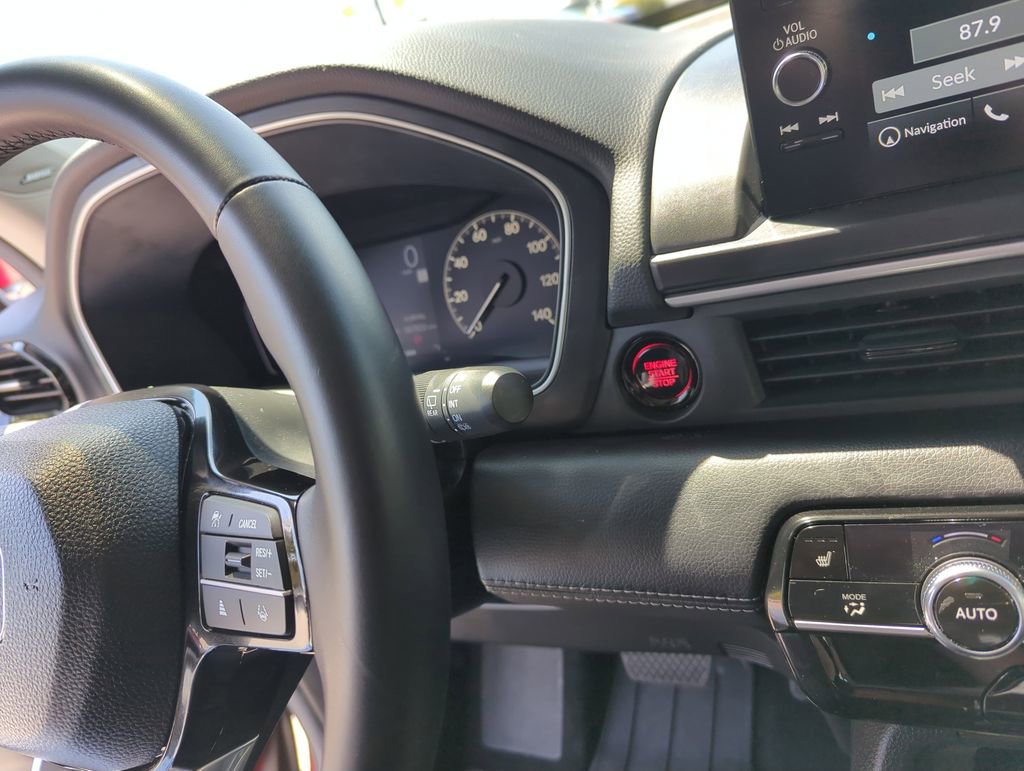 Used 2025 Honda Pilot Touring image 24