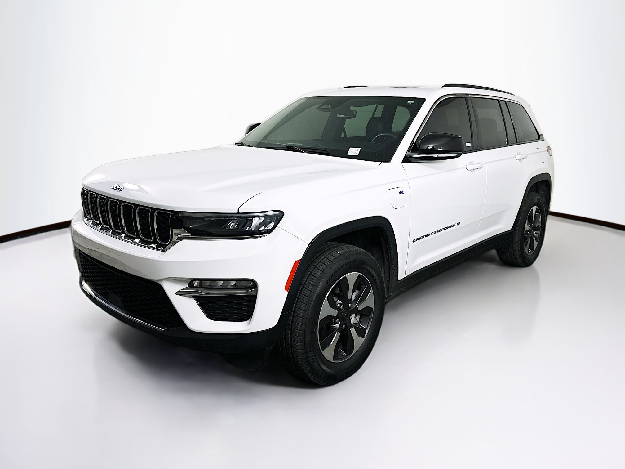 Used 2024 Jeep Grand Cherokee Limited 4xe AWD/4WD image 3