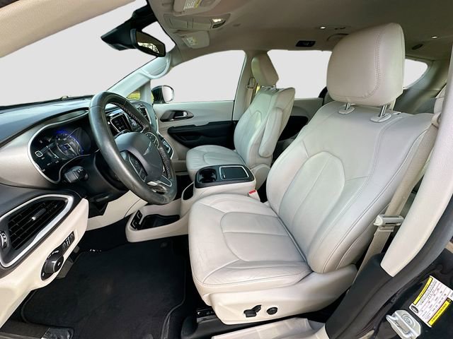 Used 2020 Chrysler Pacifica Touring-L Plus w/ Advanced Safetytec Group image 21