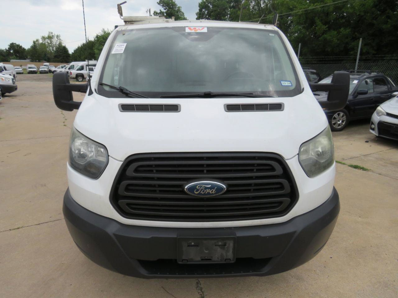 Used 2015 Ford Transit 250 130 Low Roof RWD image 2