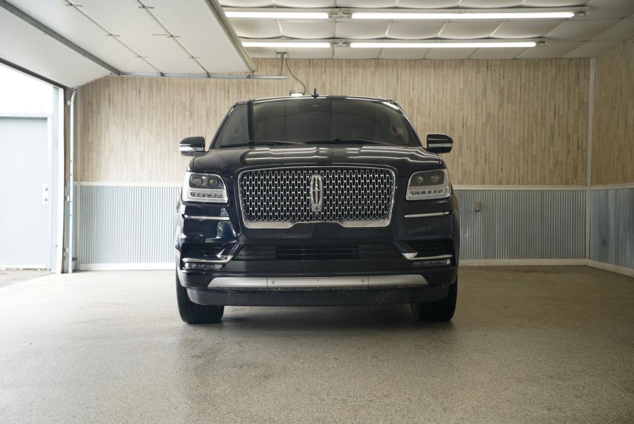Used 2021 Lincoln Navigator L Reserve w/ Luxury Package AWD/4WD image 2