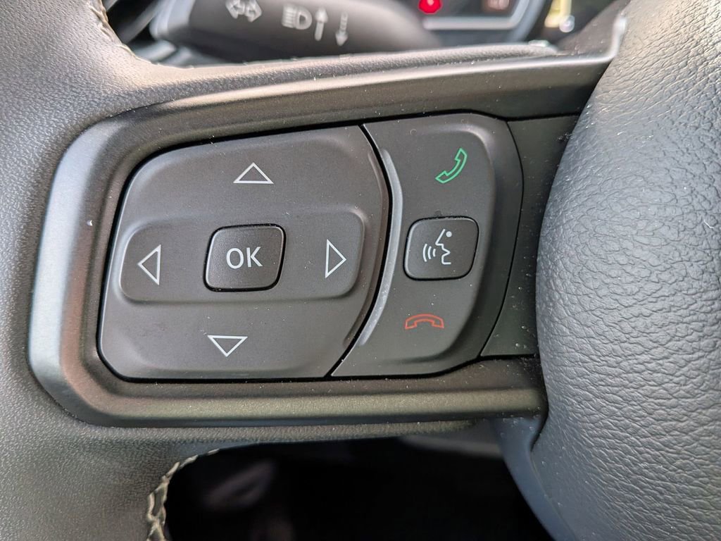 Used 2025 Jeep Wrangler Unlimited Rubicon w/ Convenience Group image 19