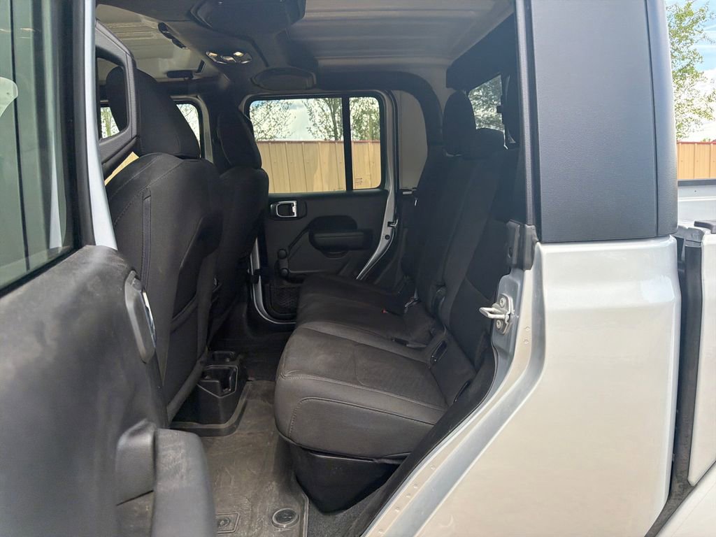 Used 2023 Jeep Gladiator Sport image 20