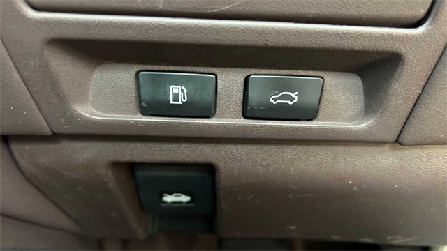 Used 2018 Lexus LS 500 w/ Accessory Package (Z2) image 15