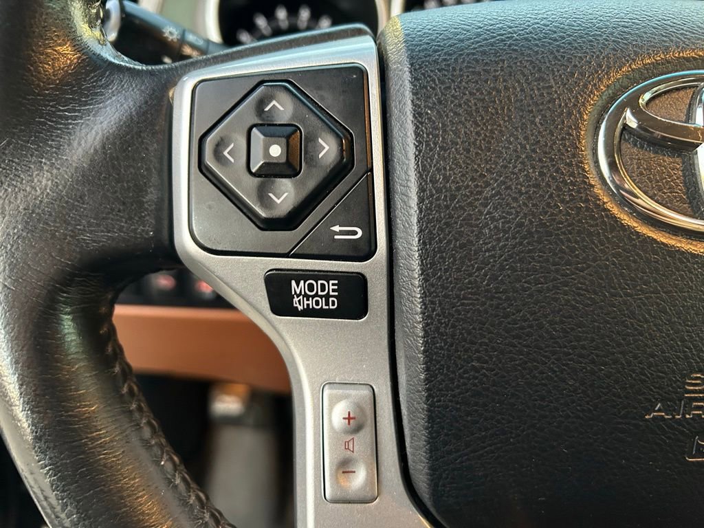 Used 2014 Toyota Sequoia Platinum image 28