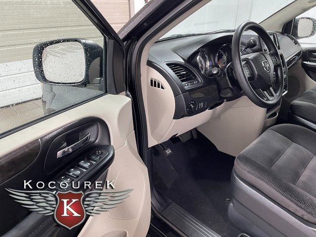 Used 2020 Dodge Grand Caravan SE FWD image 10