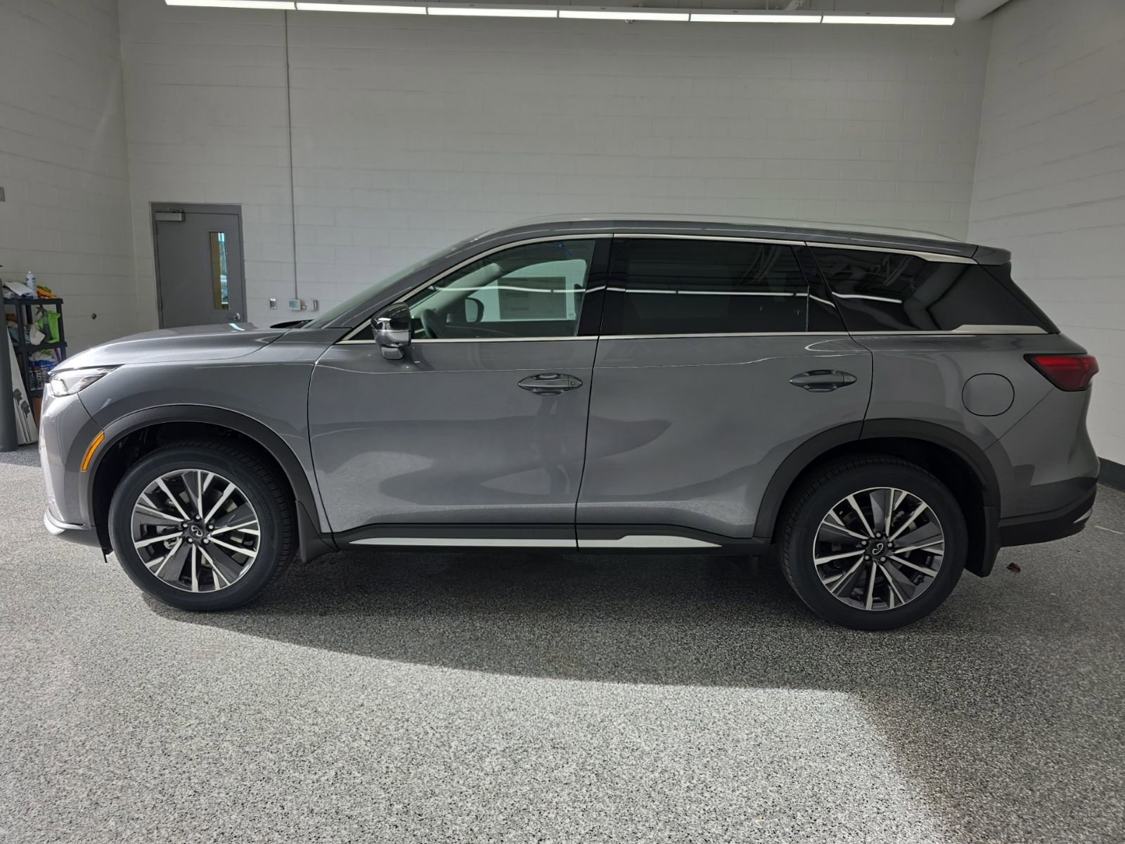 New 2026 INFINITI QX60 Luxe w/ Cargo Package image 2