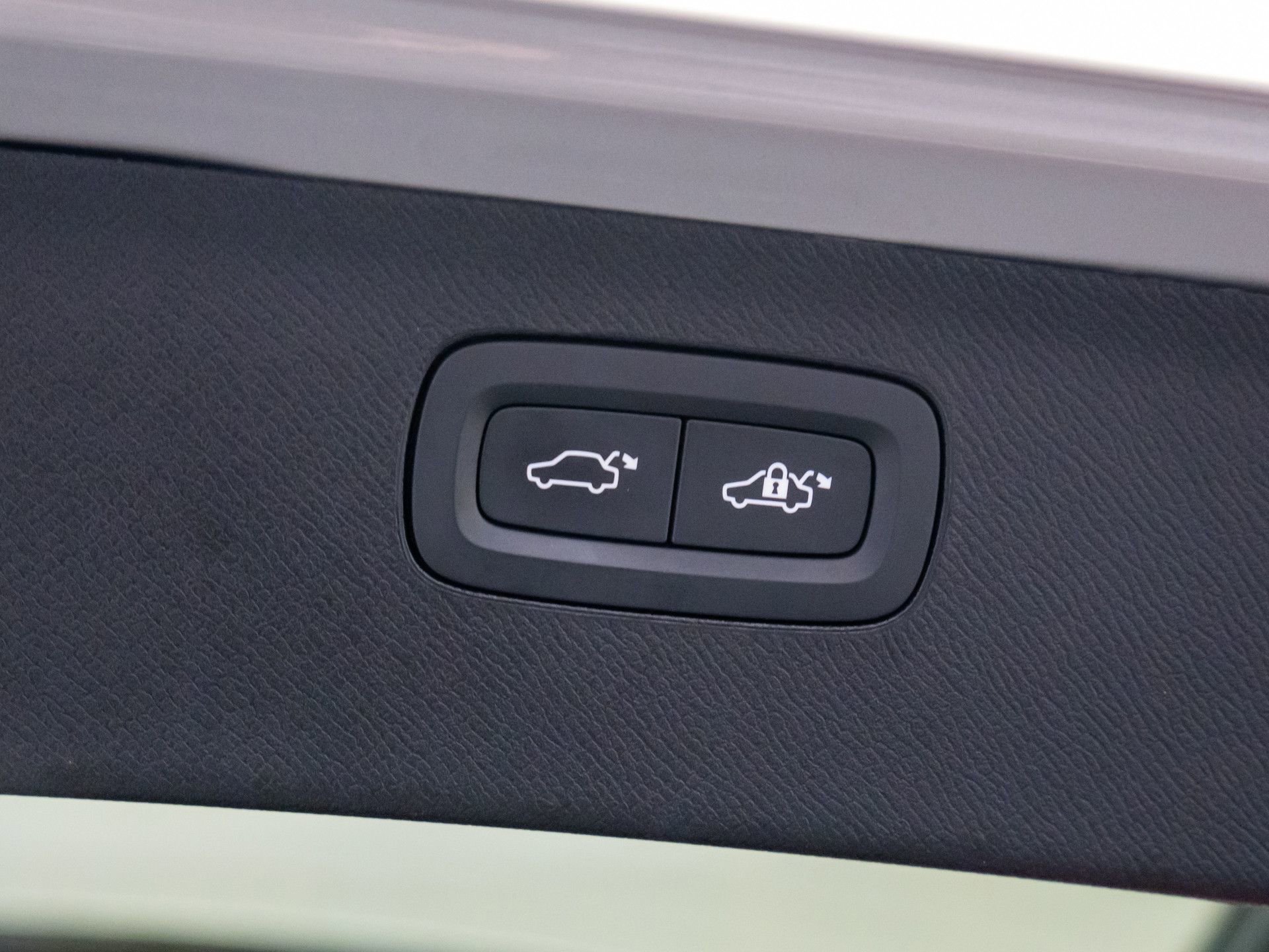 Used 2024 Volvo XC90 B6 Ultimate image 34