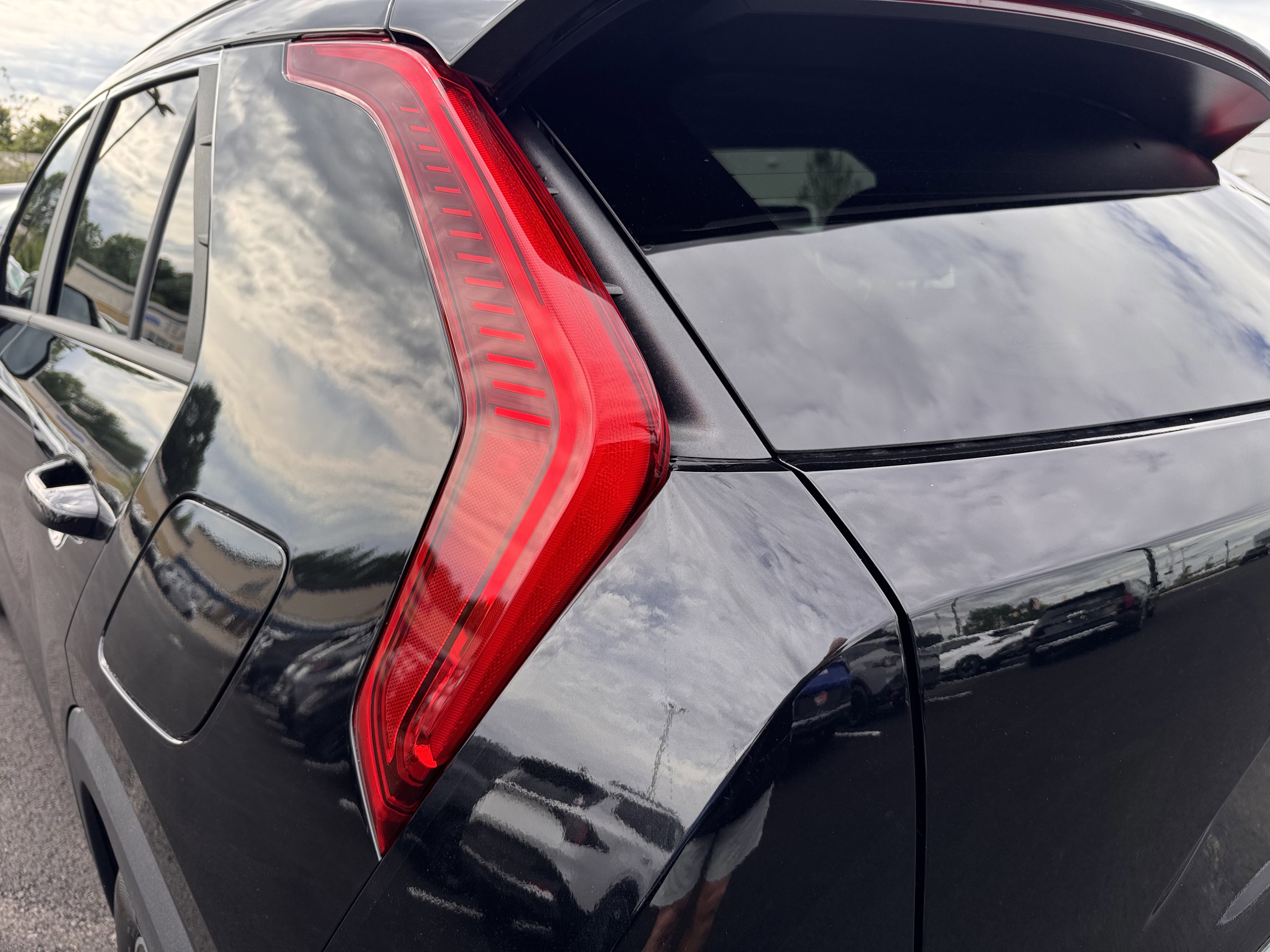 New 2026 Kia Niro EX FWD image 16