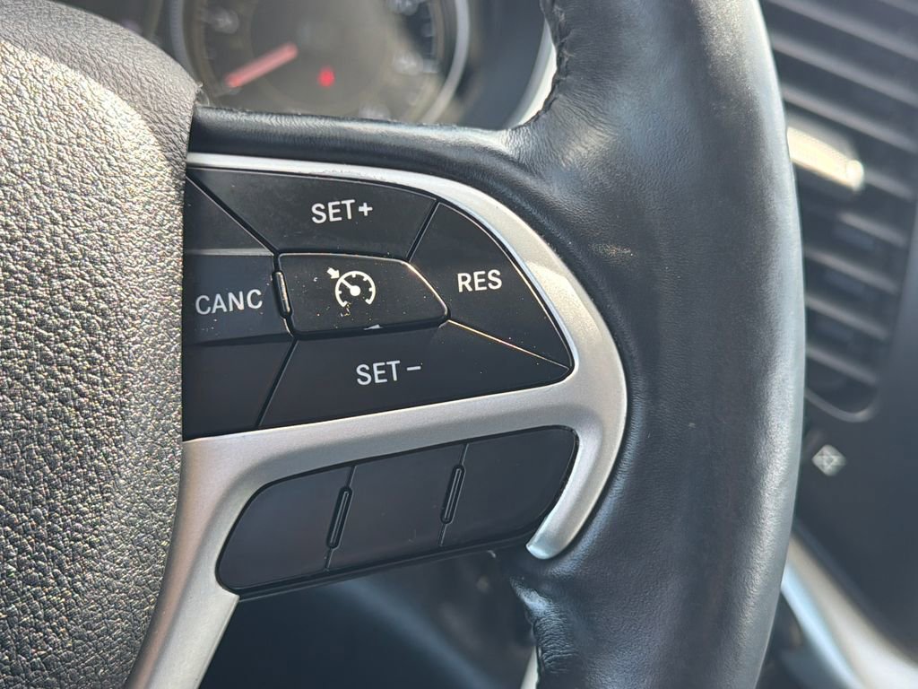 Used 2014 Jeep Cherokee Latitude w/ Cold Weather Group FWD image 10