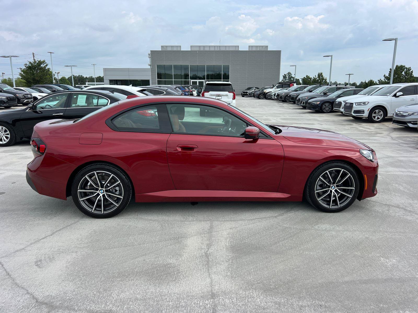 Used 2025 BMW 230i Coupe RWD image 4
