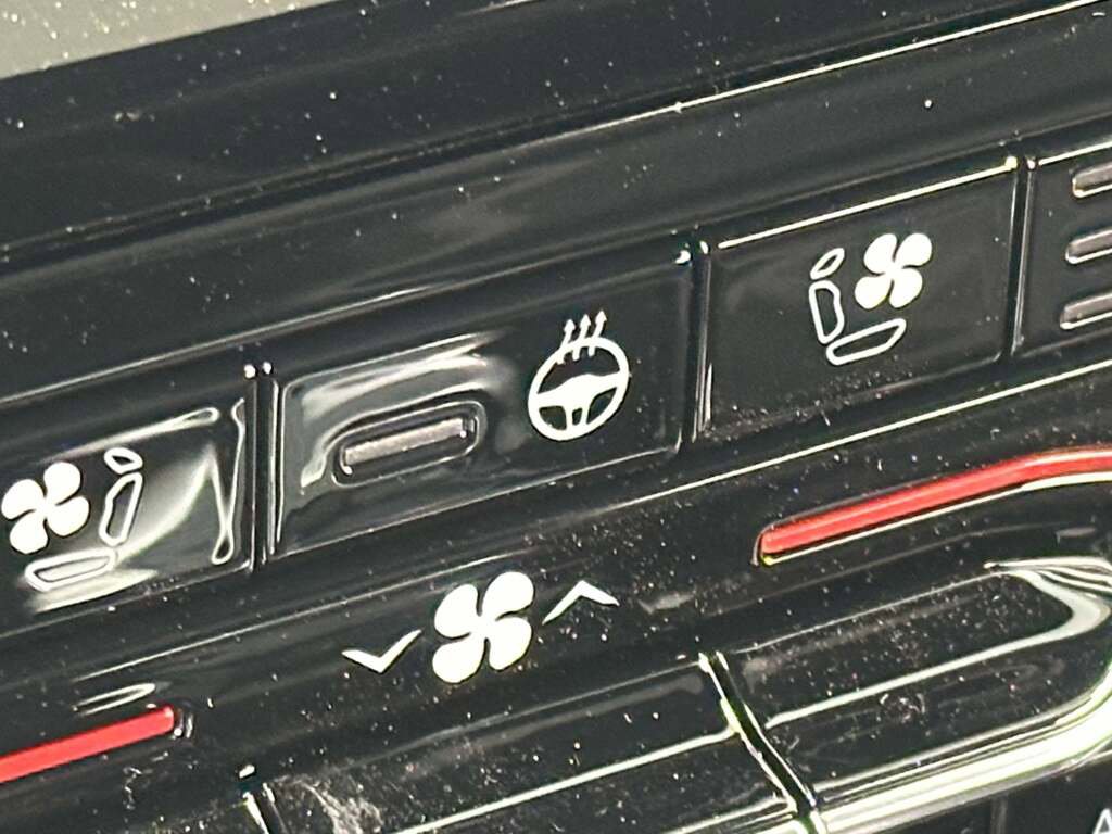 New 2025 Jeep Grand Cherokee Summit w/ Luxury Tech Group V image 35