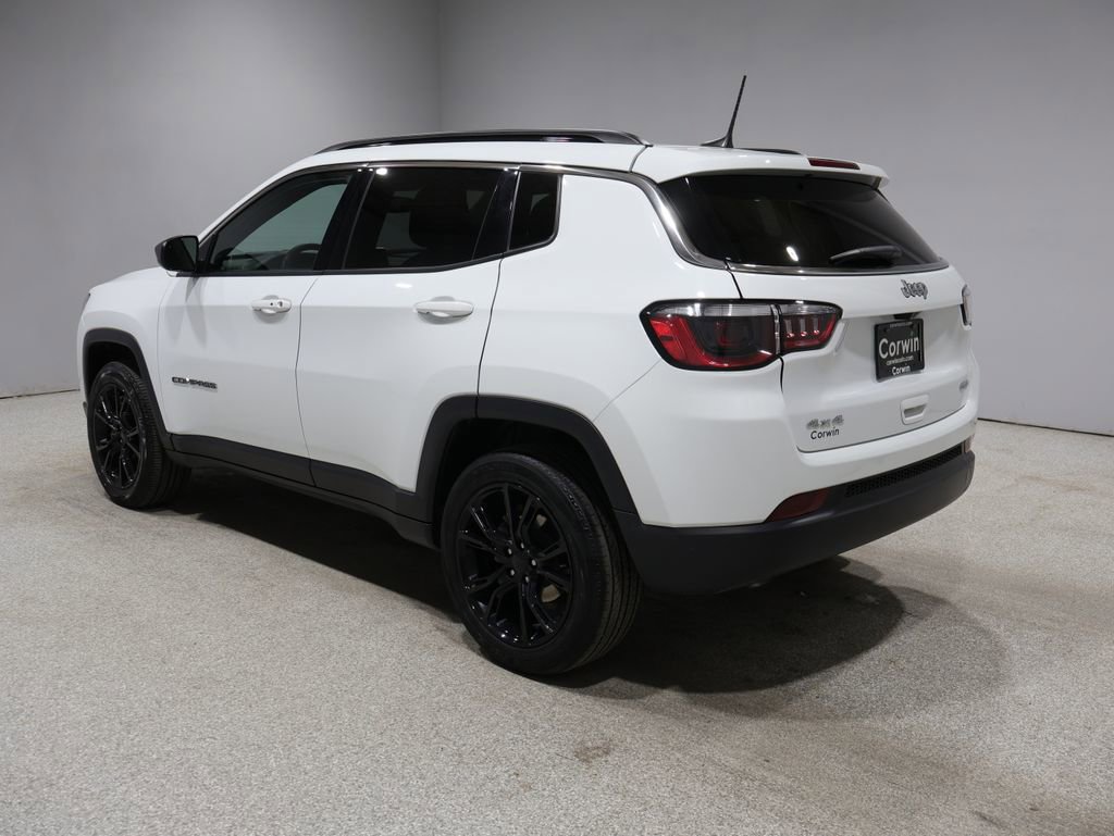 Used 2023 Jeep Compass Latitude AWD/4WD image 4