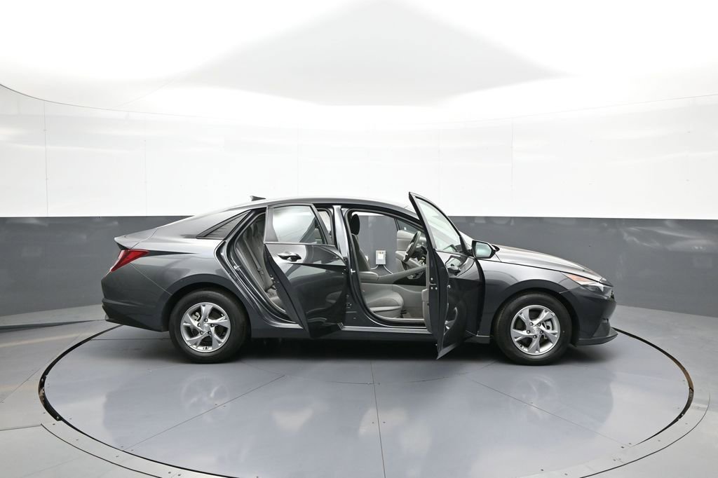 Certified 2021 Hyundai Elantra SE FWD image 41