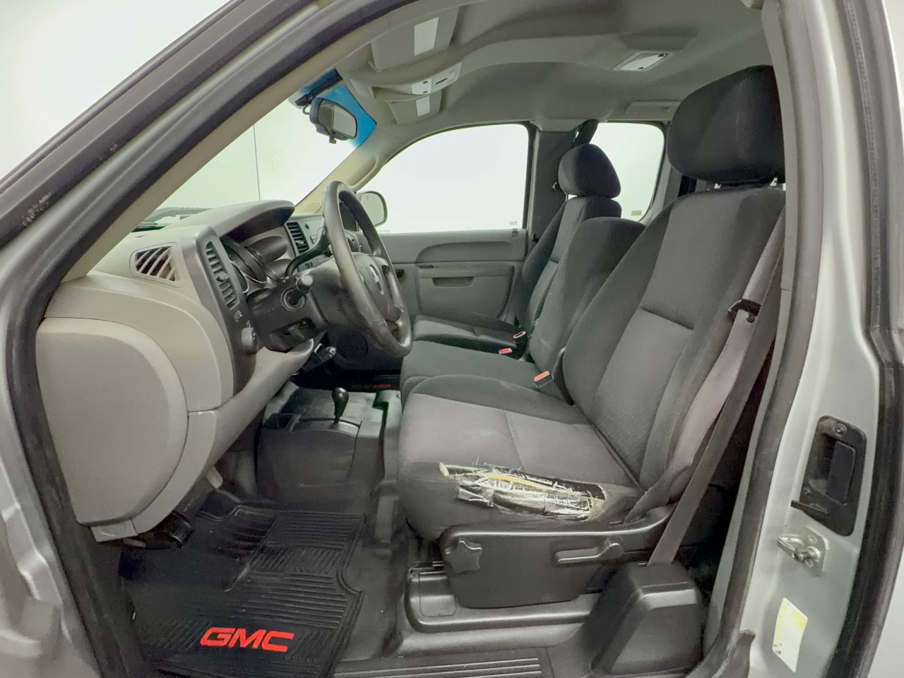 Used 2010 GMC Sierra 2500 W/T AWD/4WD image 5
