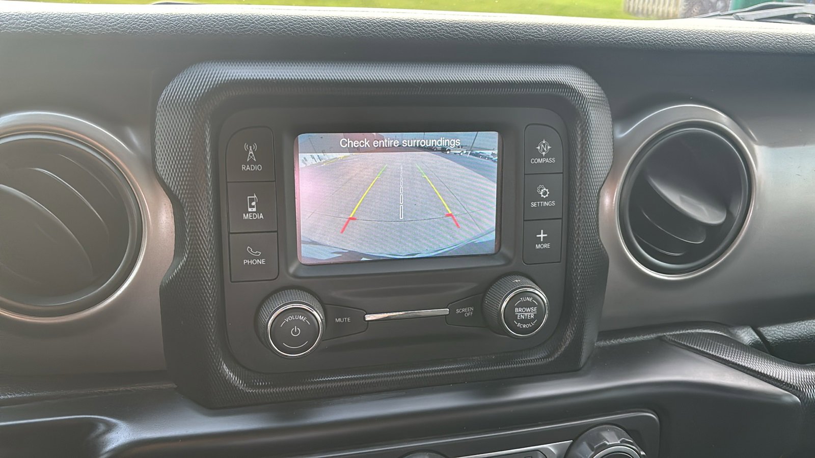 Used 2019 Jeep Wrangler Unlimited Sport image 18