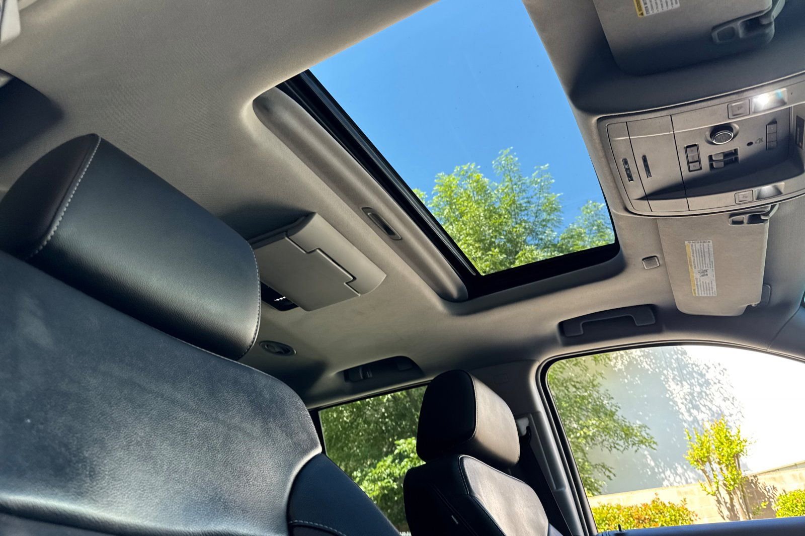 Used 2018 Chevrolet Tahoe LT image 20