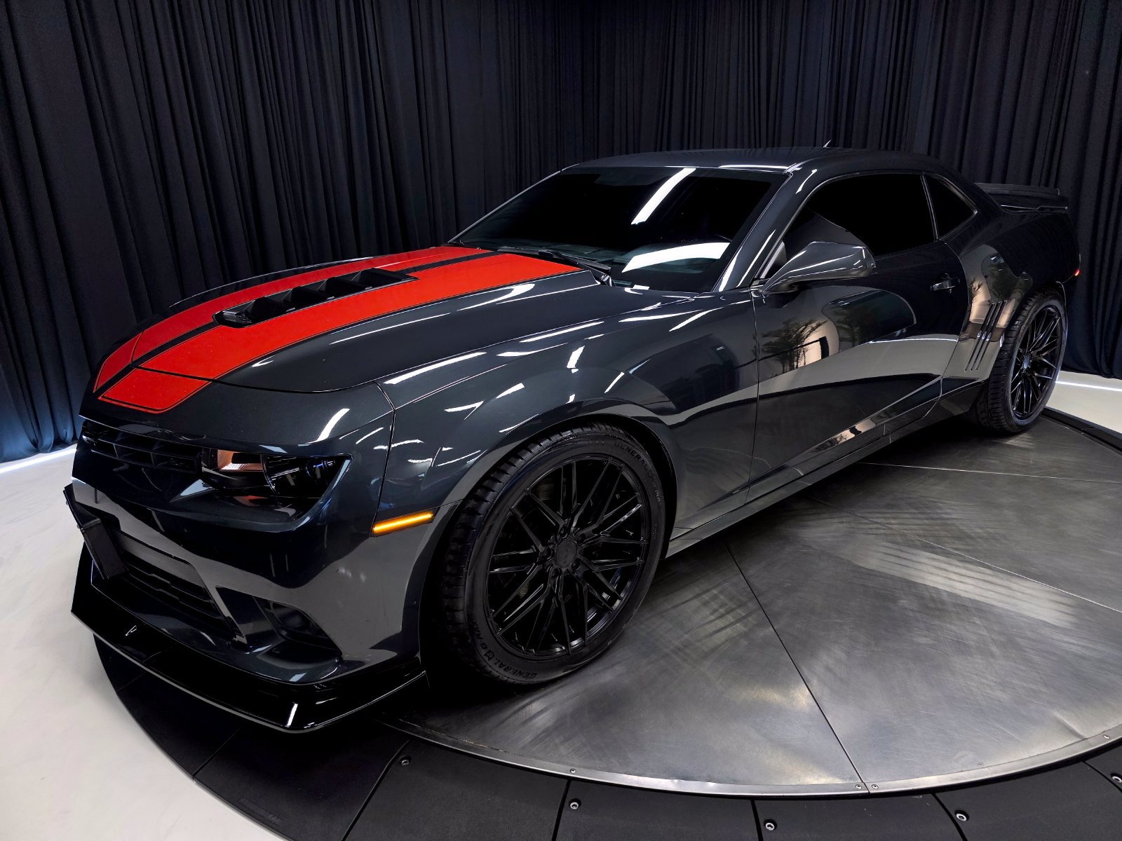 Used 2015 Chevrolet Camaro SS RWD image 43