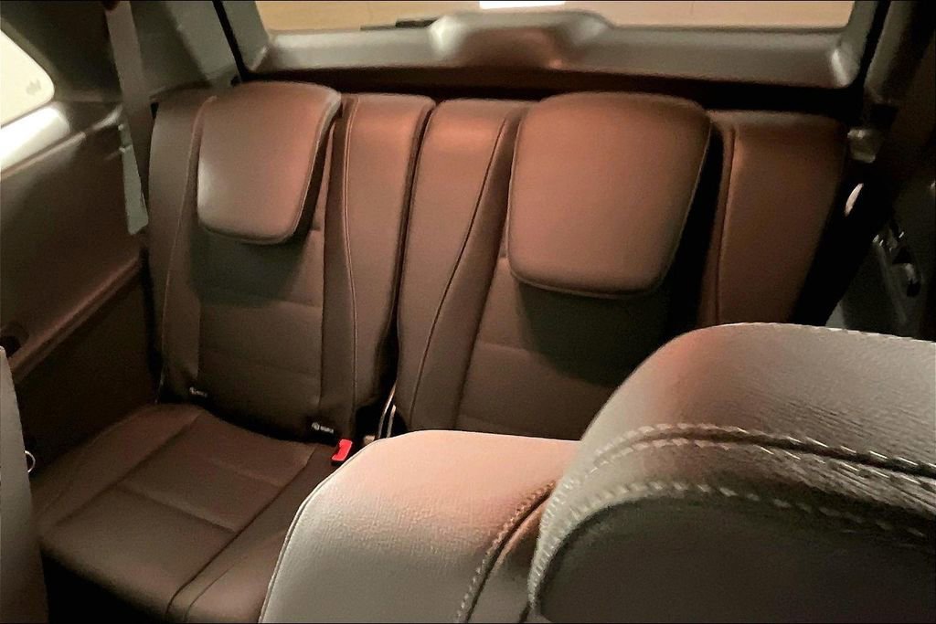 New 2025 Mercedes-Benz GLS 450 4MATIC image 5