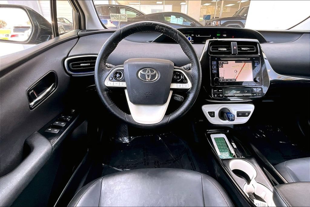Used 2016 Toyota Prius Four Touring w/ Preferred Accessory Package FWD image 8