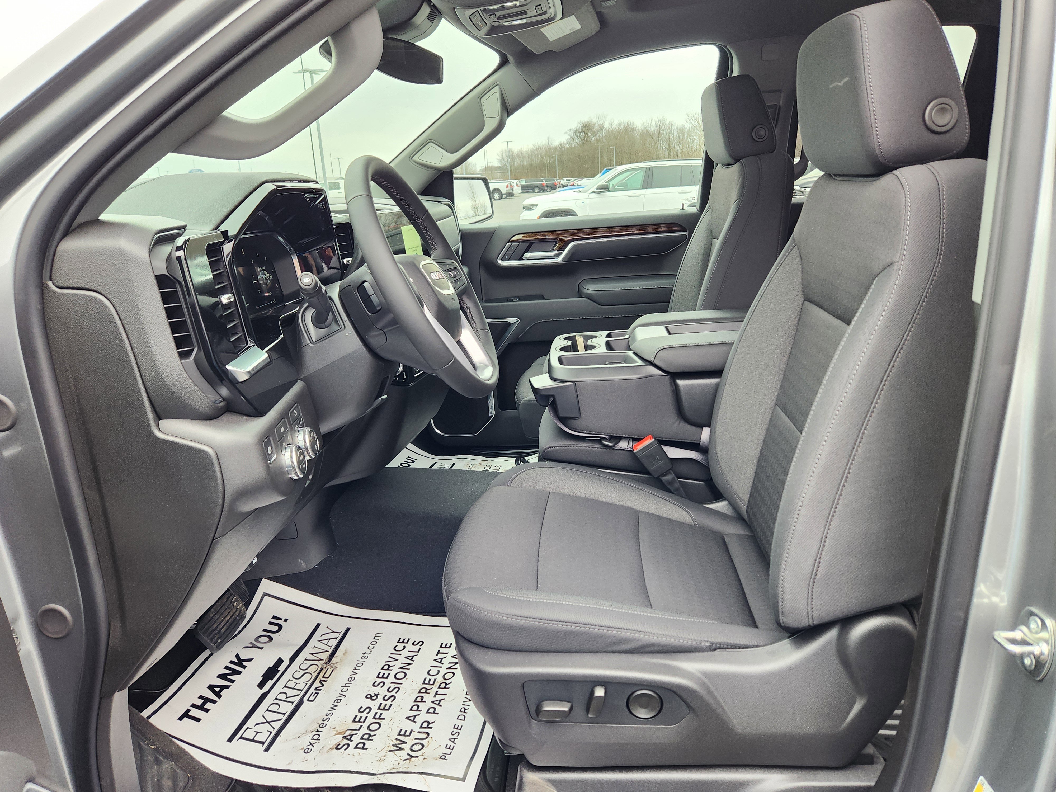 New 2026 GMC Sierra 1500 SLE w/ Preferred Package image 9