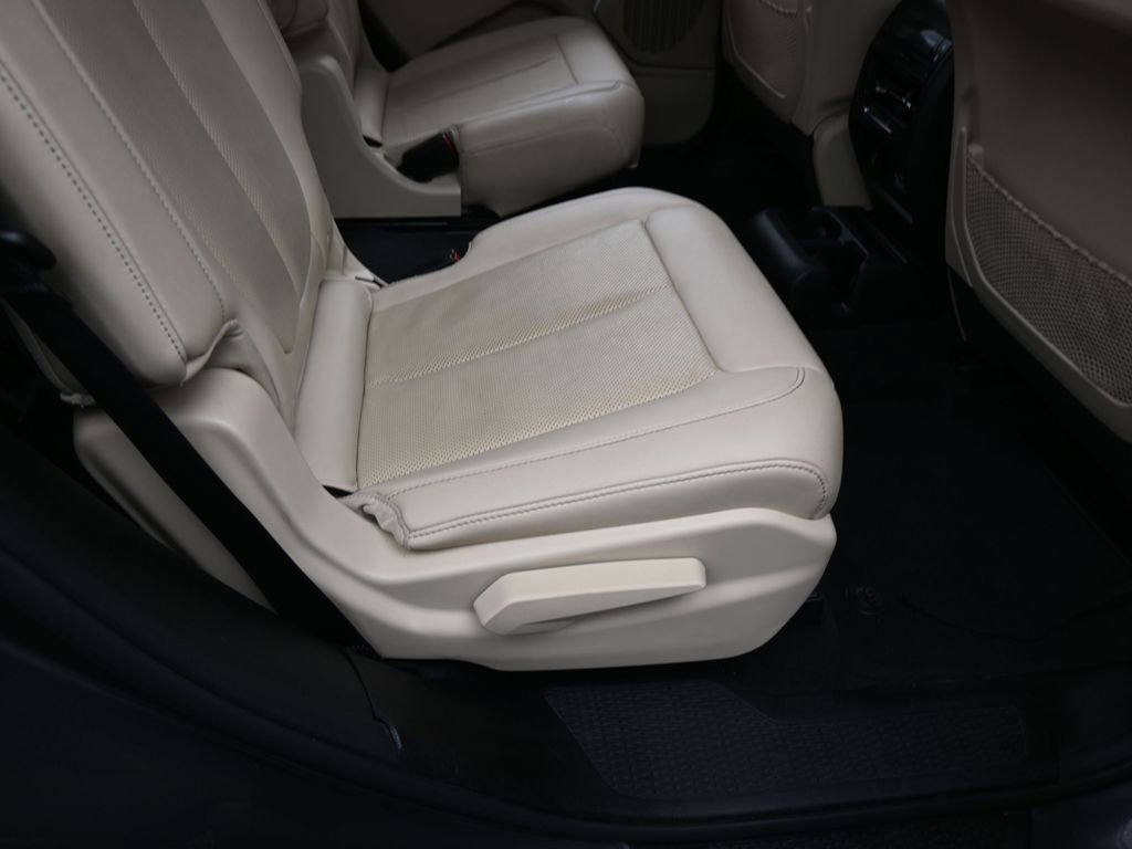 Used 2023 Jeep Grand Cherokee L Limited w/ Luxury Tech Group II AWD/4WD image 46