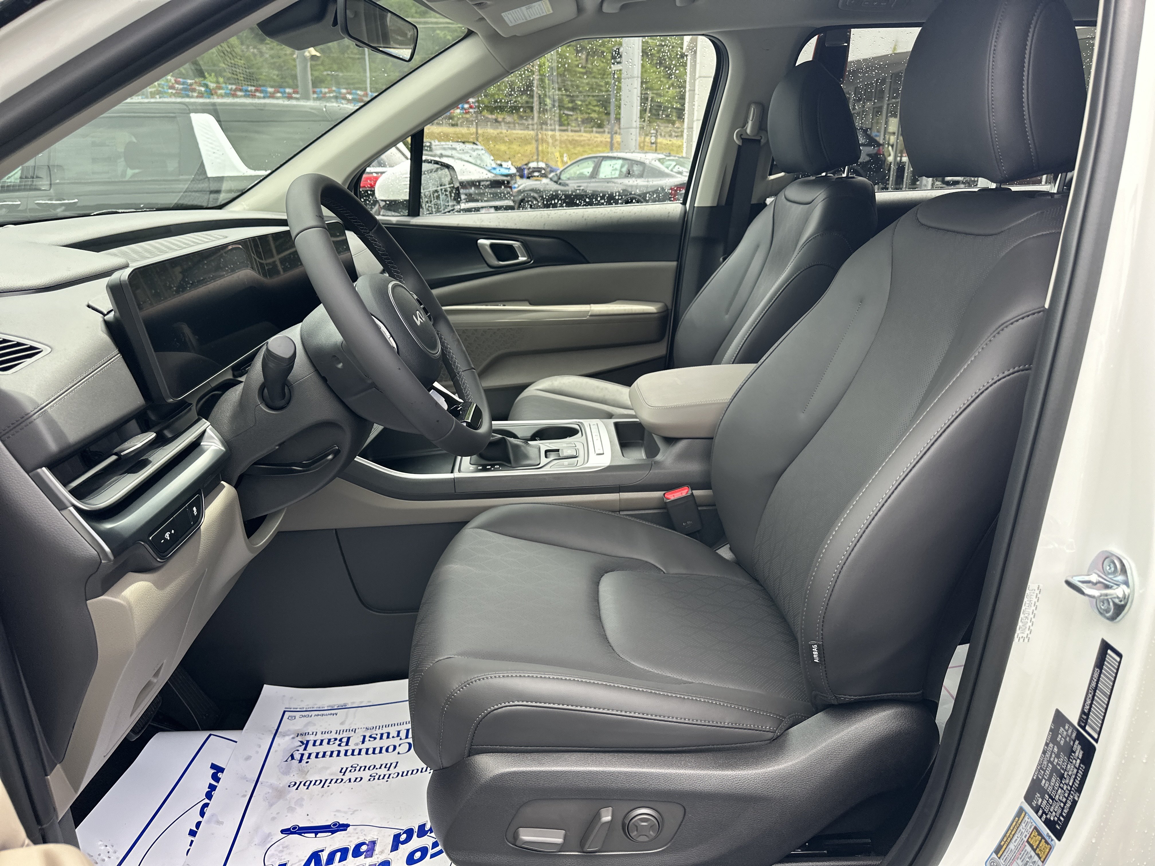 New 2026 Kia Carnival FWD image 38