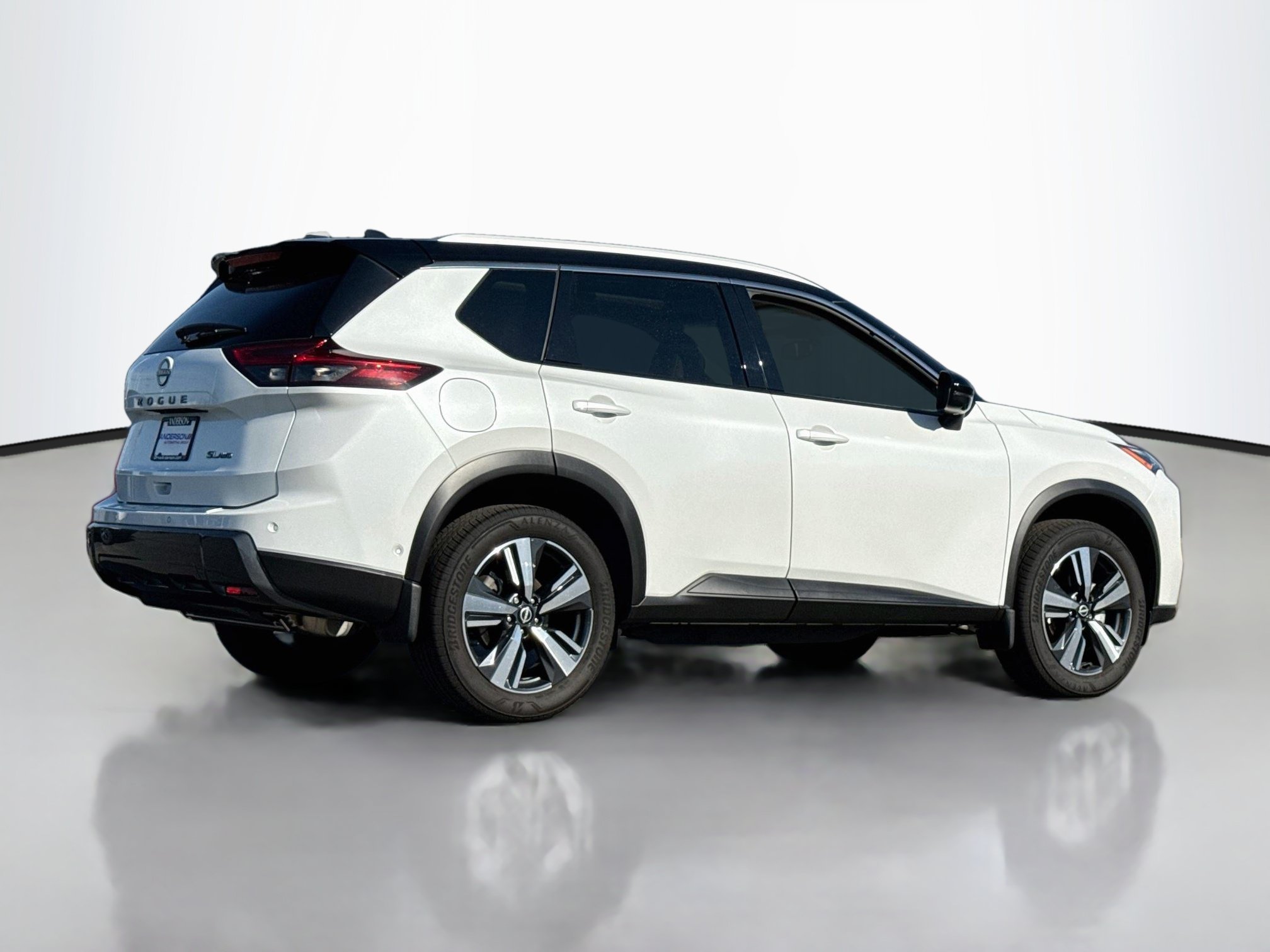 Used 2025 Nissan Rogue SL w/ SL Premium Package AWD/4WD image 7