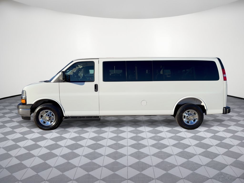 Certified 2025 Chevrolet Express 3500 LT w/ LT Preferred Equipment Group RWD image 2