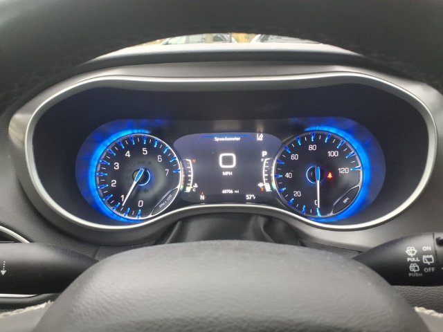 Certified 2025 Chrysler Pacifica Select FWD image 19