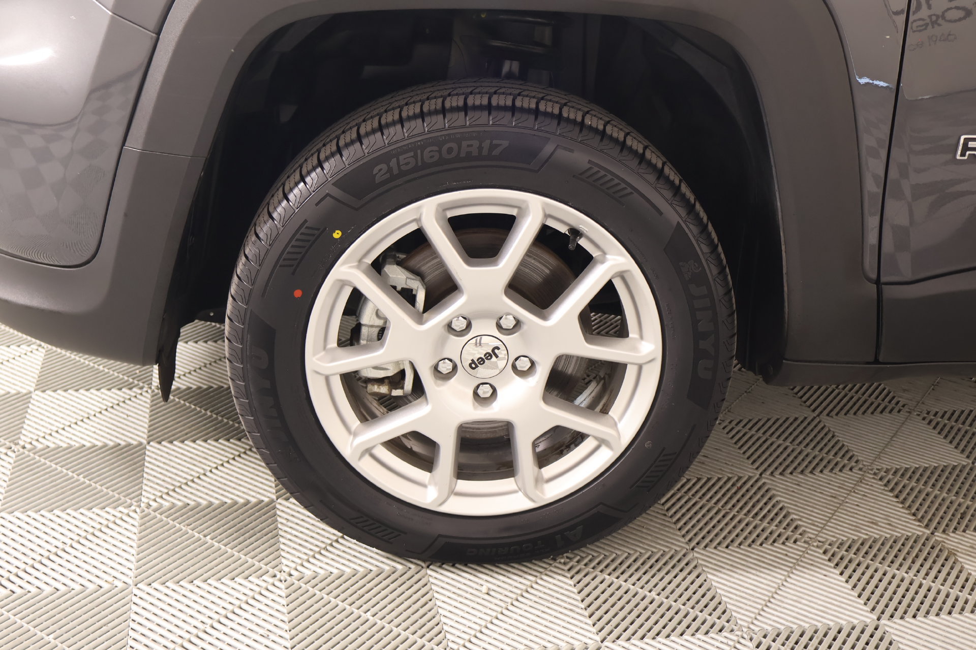 Used 2023 Jeep Renegade Latitude AWD/4WD image 17
