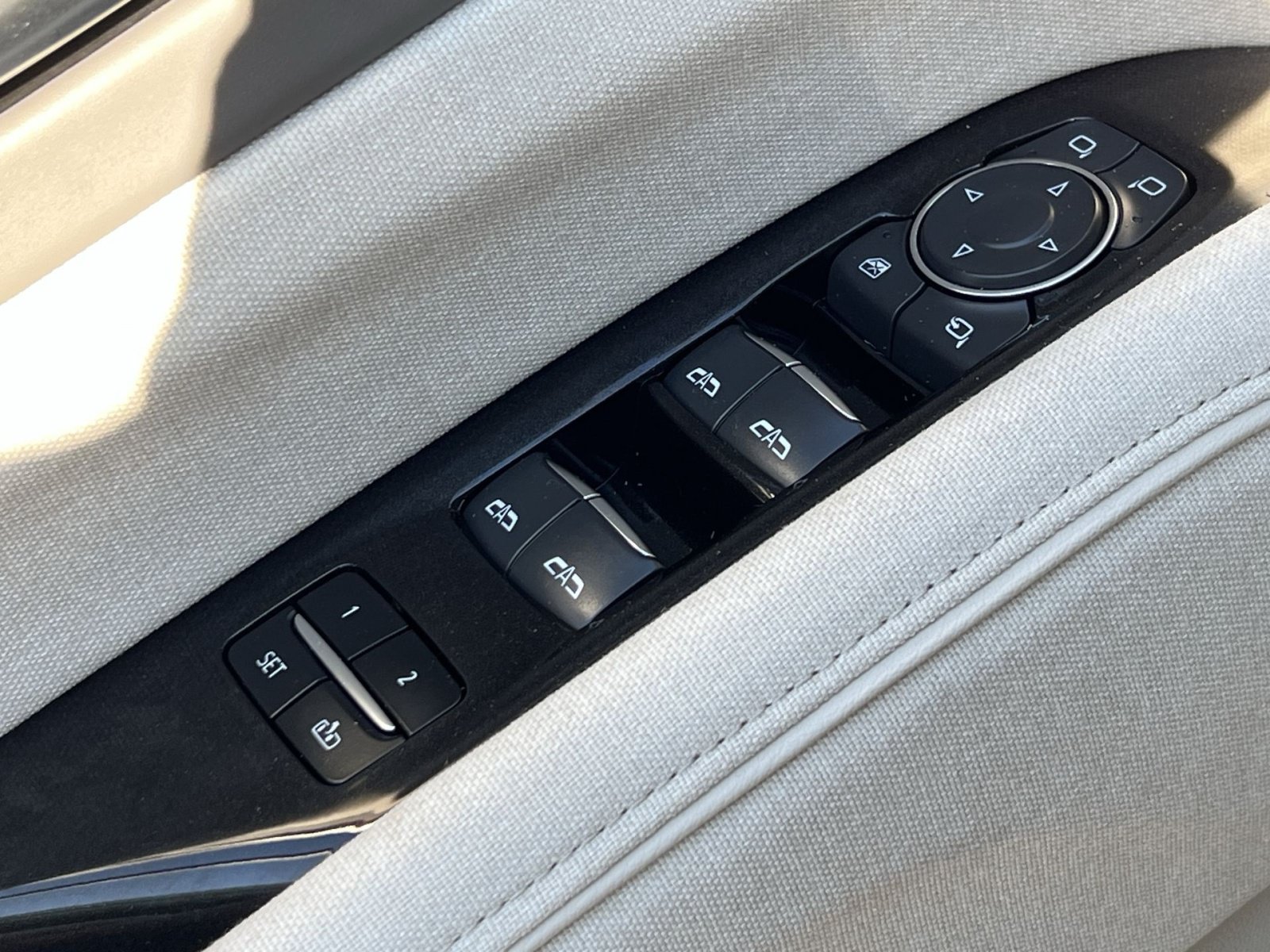 Used 2024 Cadillac Escalade Sport Platinum w/ LPO, Floor Liner Package AWD/4WD image 19
