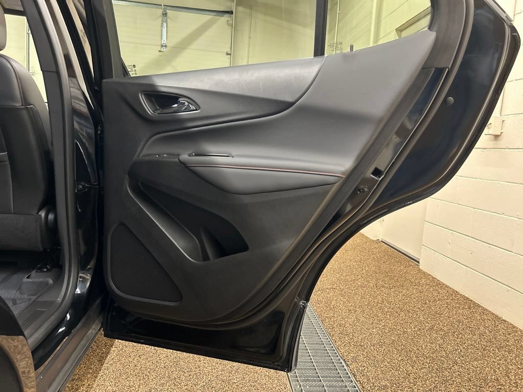 Used 2024 Chevrolet Equinox RS FWD image 15