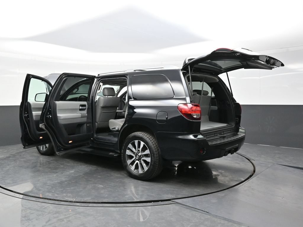 Used 2018 Toyota Sequoia Limited w/ Safety & Convenience Package AWD/4WD image 43